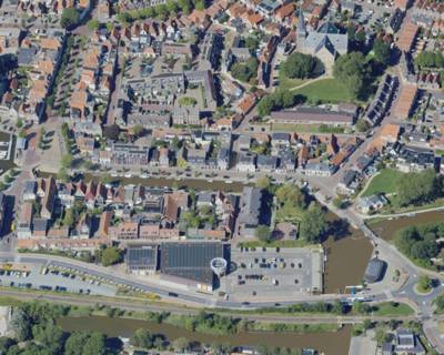 Volledig gemoderniseerde boven en onderwoning.